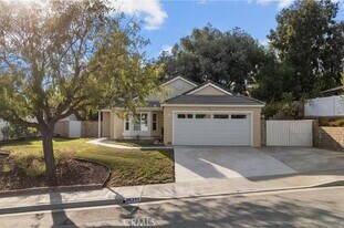 28311 Nolte St in Santa Clarita, CA - Building Photo