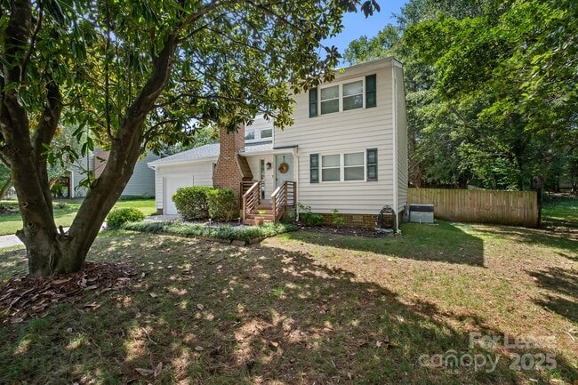 property at 8211 Park Vista Cir