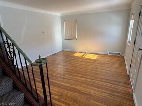 455 E 200th St in Cleveland, OH - Building Photo - Building Photo