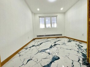 110-43 63rd Ave, Unit 1R in Queens, NY - Building Photo - Building Photo