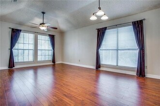 435 L Thompson St in Cedar Hill, TX - Building Photo - Building Photo