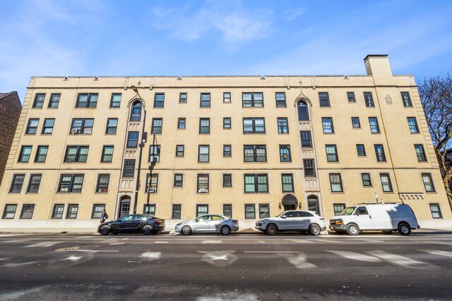 604 W Addison St in Chicago, IL - Building Photo - Building Photo