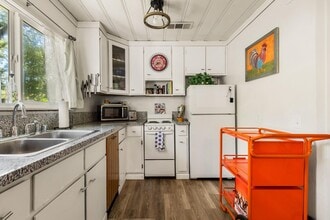 11321 Joeger Rd in Auburn, CA - Foto de edificio - Building Photo