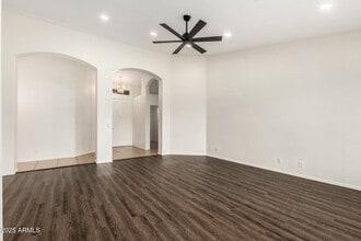1314 S Larkspur St in Gilbert, AZ - Building Photo - Building Photo