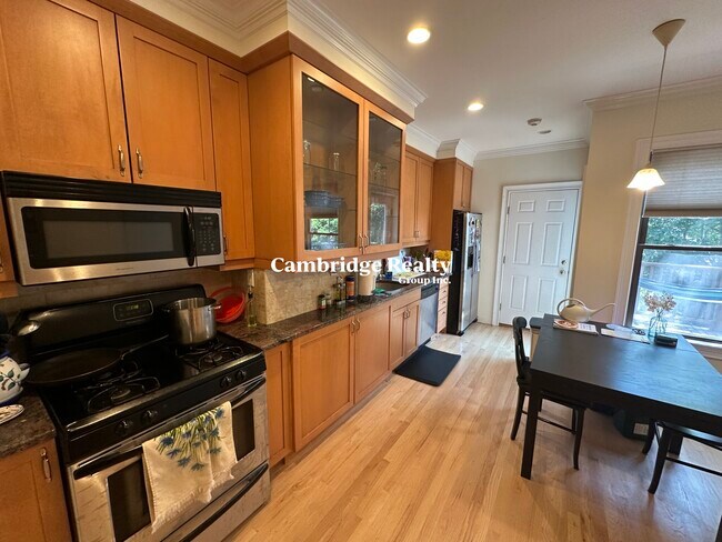 268 River St, Unit 6T in Cambridge, MA - Foto de edificio - Building Photo