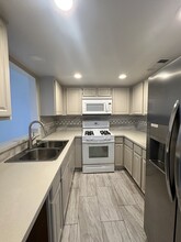 2890 Huntington Blvd, Unit 112 in Fresno, CA - Building Photo - Building Photo