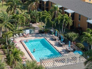 12658 Kenwood Ln in Ft. Myers, FL - Building Photo - Building Photo