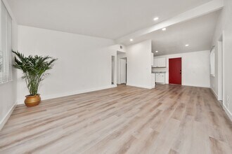 6412 Stoneman Dr in North Highlands, CA - Building Photo - Building Photo