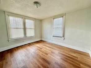 1075 Kney St in Memphis, TN - Foto de edificio - Building Photo