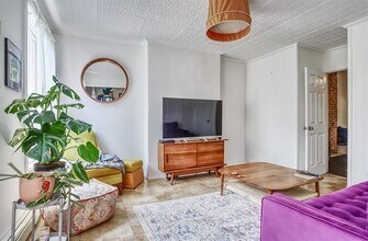 330 Halladay St in Jersey City, NJ - Building Photo - Building Photo