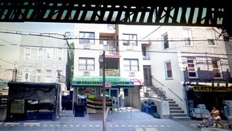 104-29 Roosevelt Ave in Corona, NY - Building Photo