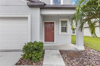 5149 White Chicory Dr in Ruskin, FL - Building Photo - Building Photo