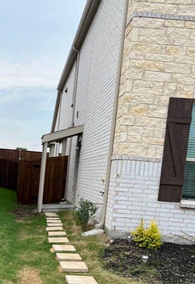 1033 Rosebay Dr in Fort Worth, TX - Building Photo - Building Photo