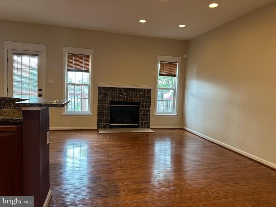 16 Peppermint Dr in Lumberton, NJ - Building Photo