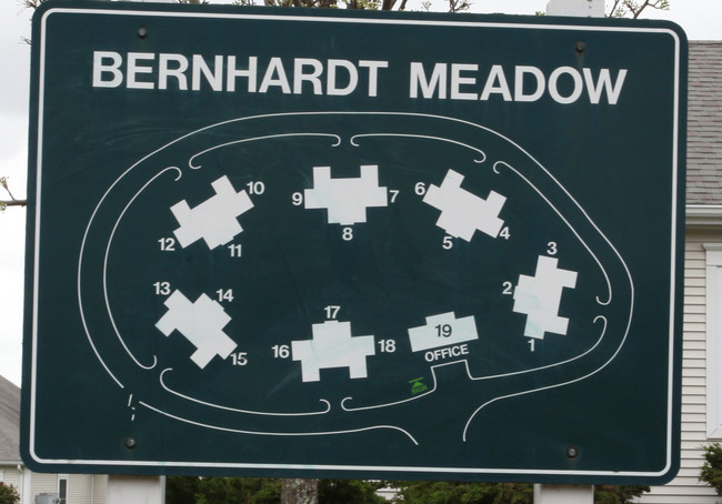 Bernhardt Meadow in Roxbury, CT - Building Photo - Building Photo