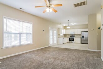 320 Jewel Haven Way in Knightdale, NC - Building Photo - Building Photo
