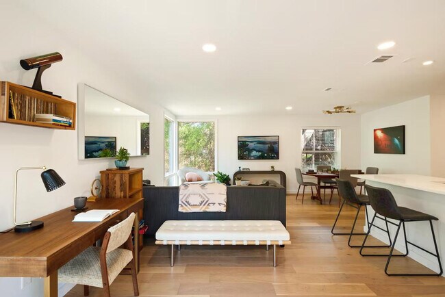 2906 Westhill Dr
