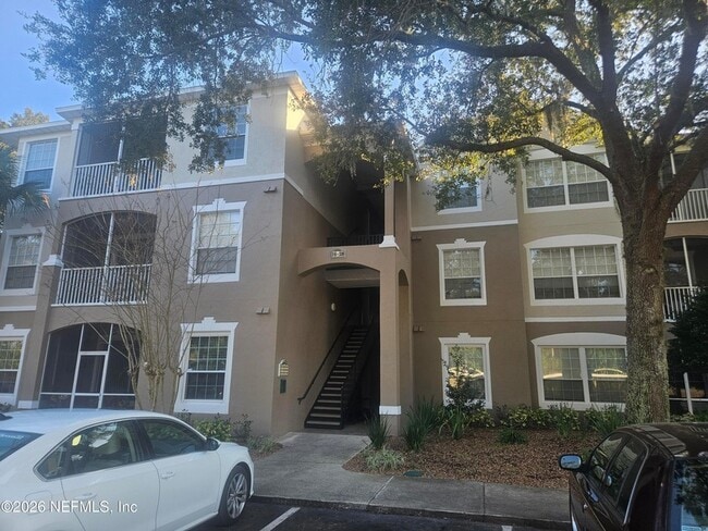 property at 10550 Baymeadows Rd