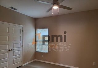 3101 W Kenwood St in Edinburg, TX - Building Photo - Building Photo