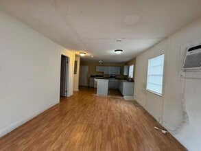 140 E 12th St in Apopka, FL - Building Photo - Building Photo