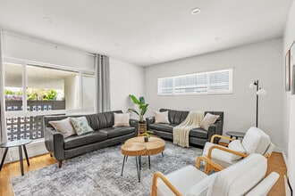 15006 Burin Ave in Lawndale, CA - Foto de edificio - Building Photo