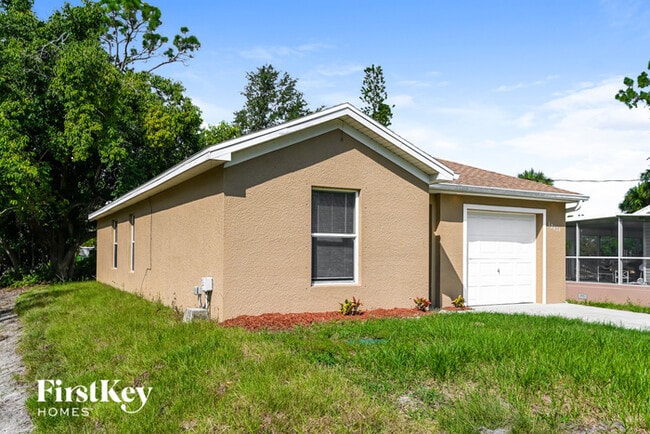 12433 Catalina Dr in Punta Gorda, FL - Building Photo - Building Photo