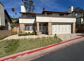 2148 Skyview Glen in Escondido, CA - Building Photo