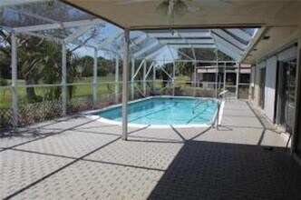 4705 Holly Dr in Tamarac, FL - Building Photo - Building Photo