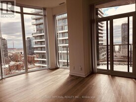 180 Front St E in Toronto, ON - Building Photo