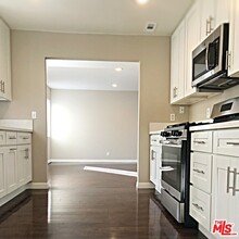5275 Colodny Dr in Agoura Hills, CA - Building Photo - Building Photo