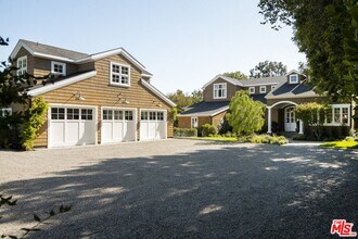 6763 Zumirez Dr in Malibu, CA - Building Photo - Building Photo