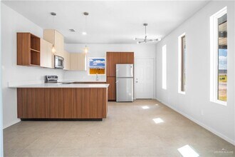 12 N Alexandrite Ave in Edinburg, TX - Building Photo - Building Photo