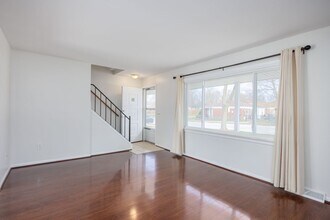 1717 Nakota Rd in Royal Oak, MI - Building Photo - Building Photo