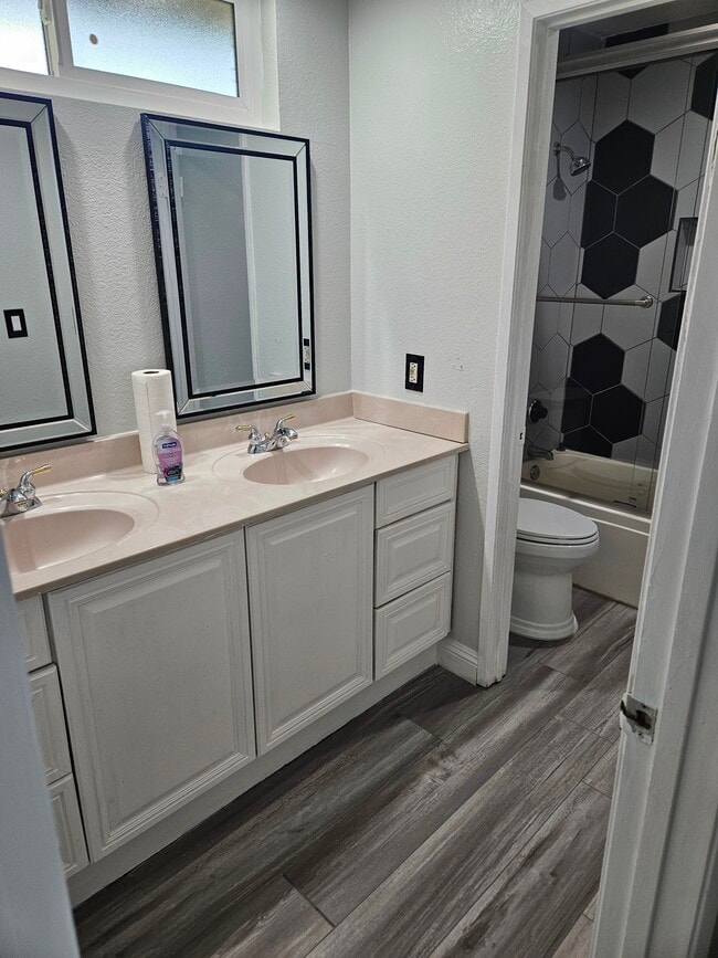 4195 Kingsley St in Montclair, CA - Building Photo - Building Photo