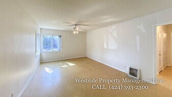 2301 Oak St in Santa Monica, CA - Building Photo