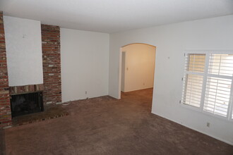 10651 Baton Rouge Pl in Porter Ranch, CA - Building Photo - Building Photo