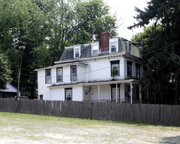 21 Continental Pl in Glen Cove, NY - Building Photo