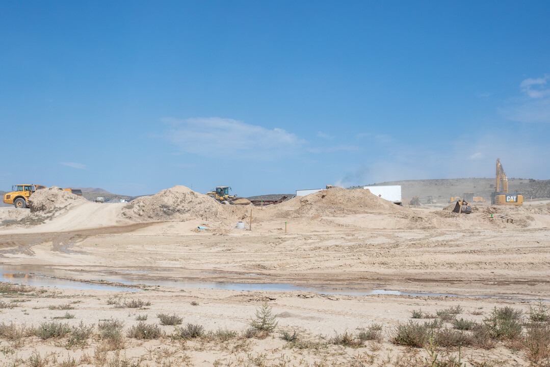 Overland Collection in Eagle Mountain, UT - Building Photo