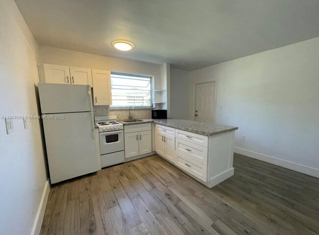 1810 SW 33rd Ave in Miami, FL - Building Photo - Building Photo