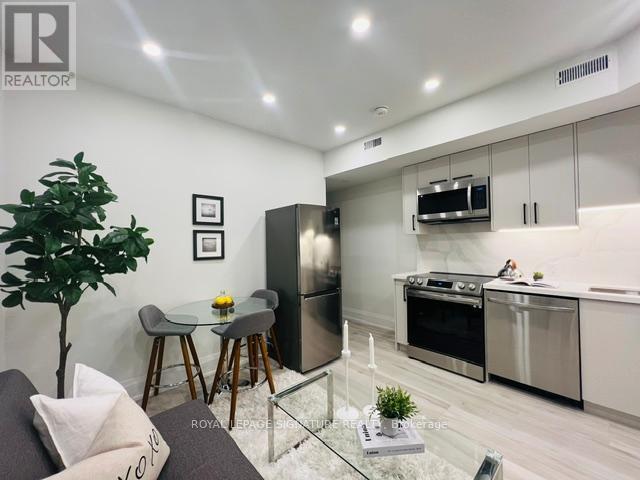 217 Euclid Ave in Toronto, ON - Building Photo - Building Photo