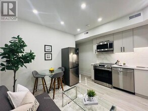 217 Euclid Ave in Toronto, ON - Building Photo - Building Photo