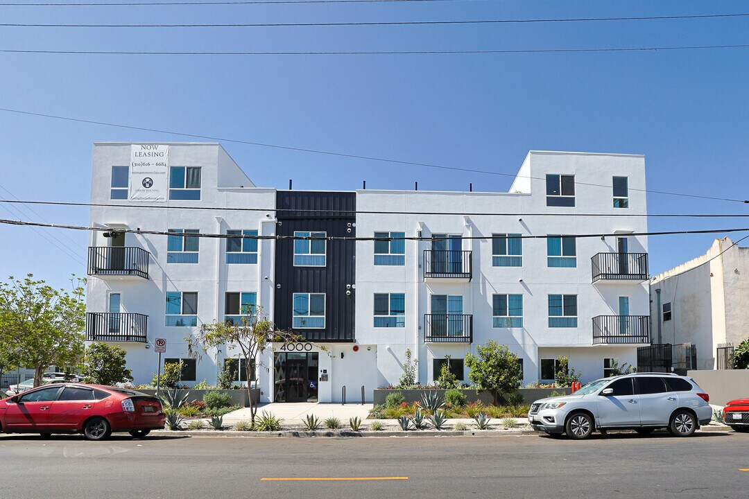 4000 Mont Clair Street in Los Angeles, CA - Foto de edificio