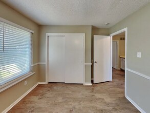 4110 Devon Ct in Grand Prairie, TX - Foto de edificio - Building Photo