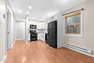 321-323-323 Shore Dr in Highlands, NJ - Building Photo - Building Photo