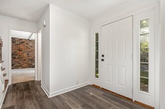 6800 April Ln in Charlotte, NC - Foto de edificio - Building Photo
