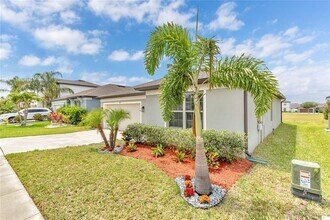 747 Citrus Isle Dr in Davenport, FL - Building Photo - Building Photo