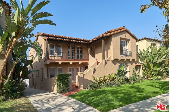property at 1213 Stearns Dr