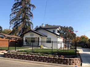 214 Las Flores Ave in Modesto, CA - Building Photo - Building Photo