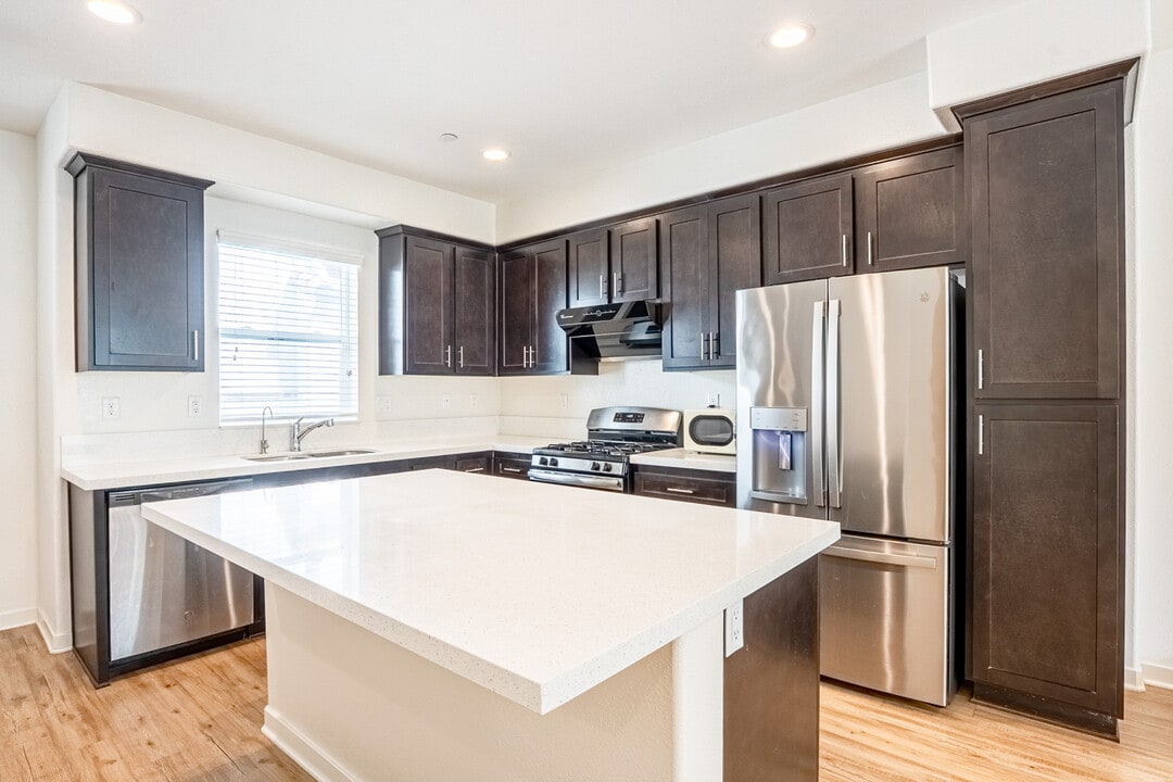 3556 W Savanna St in Anaheim, CA - Building Photo