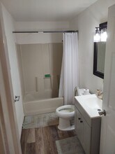 235 N Hidalgo Ave in New Braunfels, TX - Building Photo - Building Photo